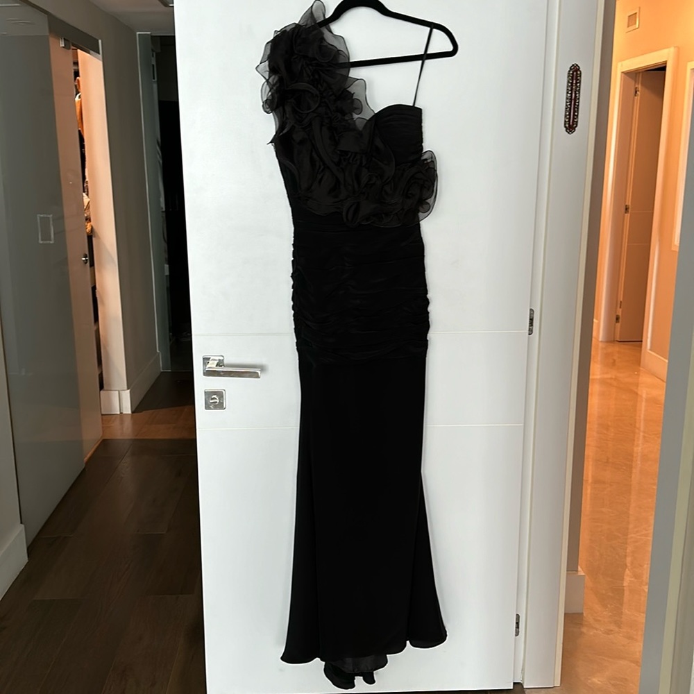 Jovani Mermaid Rouched One Shoulder Black Gown. Size 4